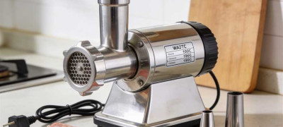 Как выбрать электрическую мясорубку – мощность и насадки