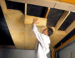 Как выбрать утеплитель для крыши бани — преимущества и недостатки