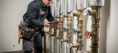 Кто должен менять стояки и трубы в квартире: границы ответственности УК и собственника