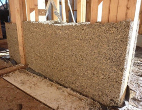 Утепление опилками — особенности материала и сравнение с другими