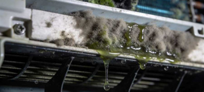 Почему кондиционер издаёт неприятный запах при включении