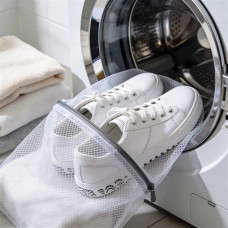 Как стирать кроссовки в стиральной машине без повреждений