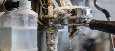 Как почистить кофемашину от накипи – декальцинация