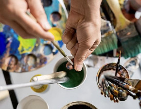 Как выбрать кисть для акварели, масляной живописи и акрила: советы от профессионалов