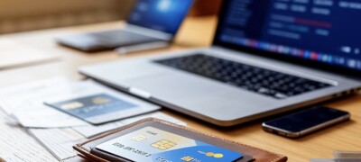 Наличные или карта: где лучше хранить деньги