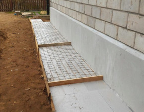 Утепленная отмостка своими руками — пошаговая инструкция