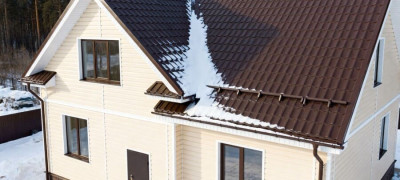Замена кровли в загородном доме: полное руководство по реконструкции крыши в Подмосковье
