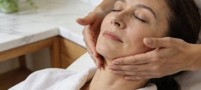 Массаж лица: работает ли он на самом деле против возраста?