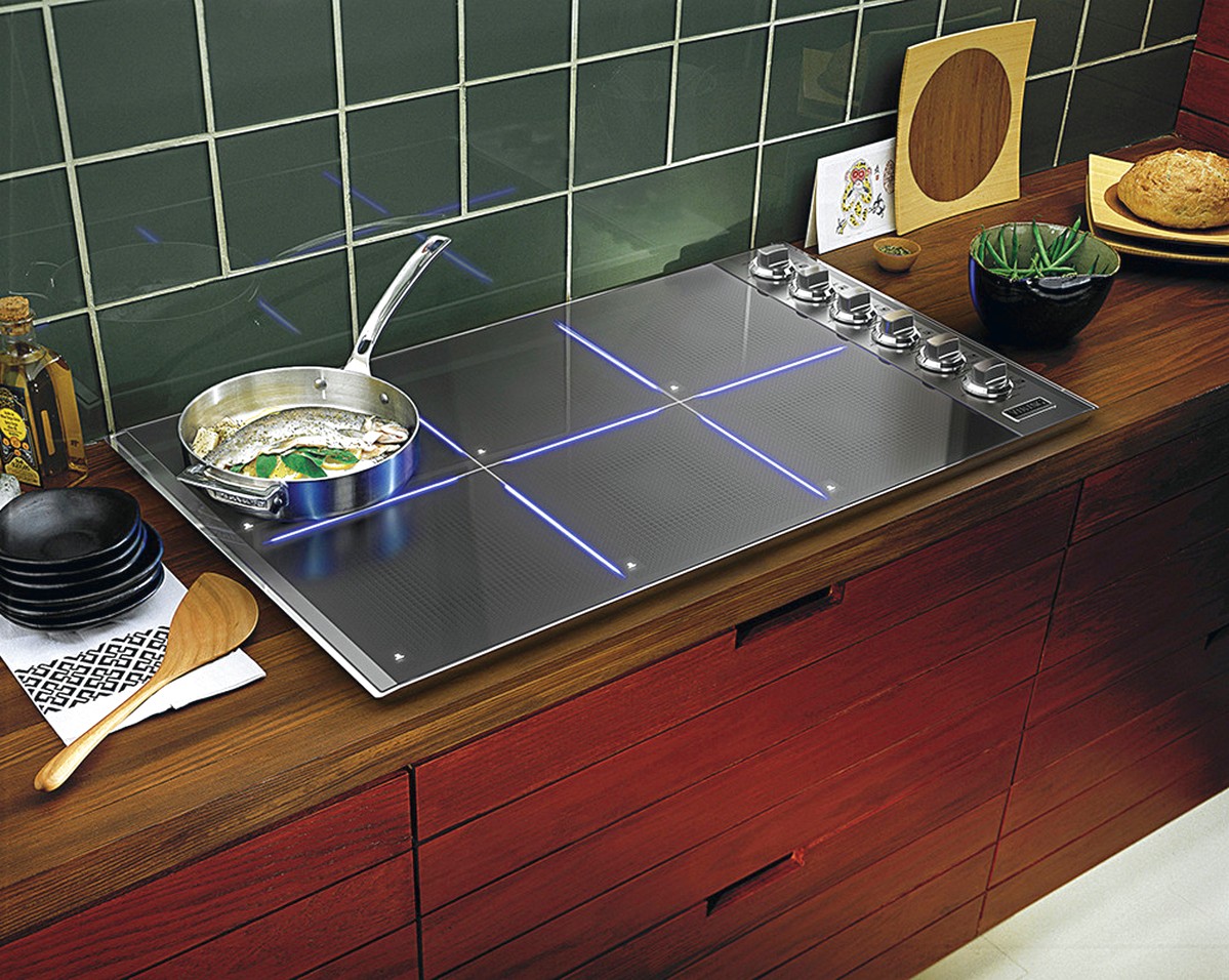 индукционная плита на кухне