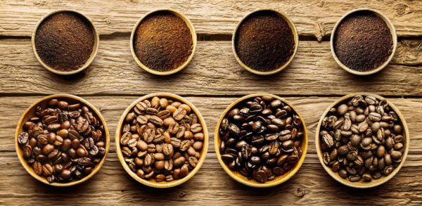 В зернах арабики кофеина меньше, чем в робусте.