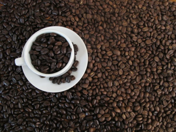 Зато, меньшее содержание кофеина в арабике компенсируется более насыщенным ароматом.