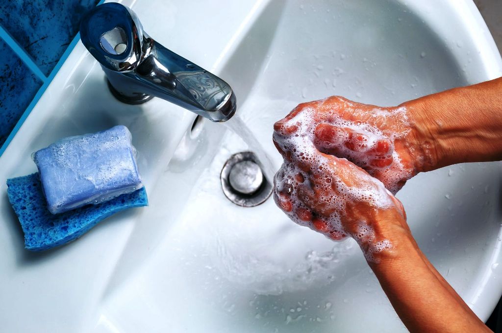 промыть руки