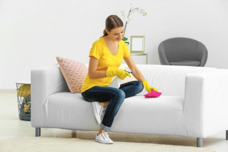 Сухая чистка дивана в домашних условиях средства