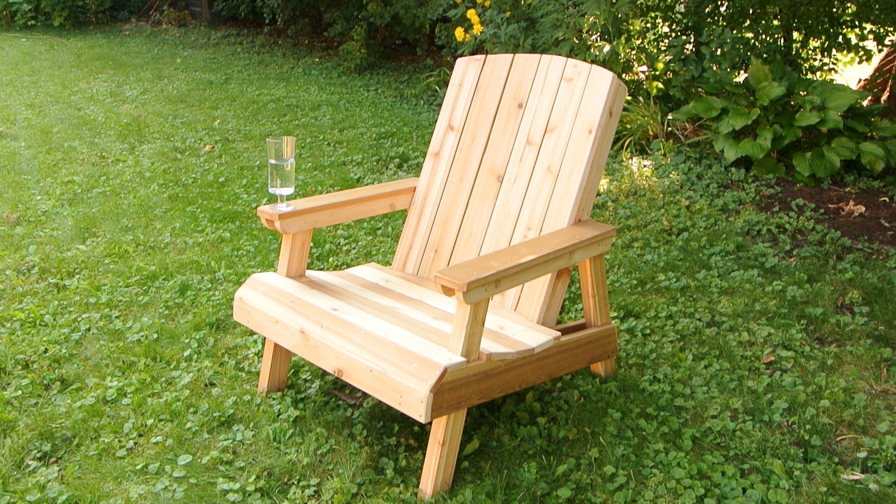 Деревянные кресла для сада