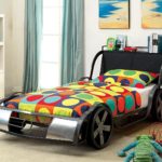 цветная кровать-машина для мальчика