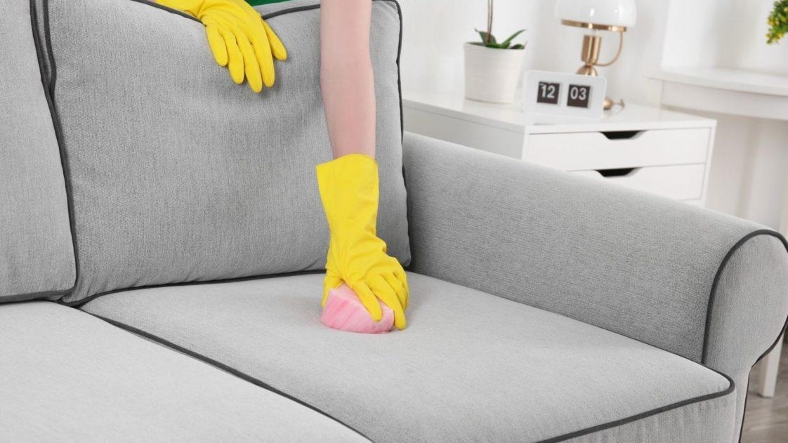 как почистить диван