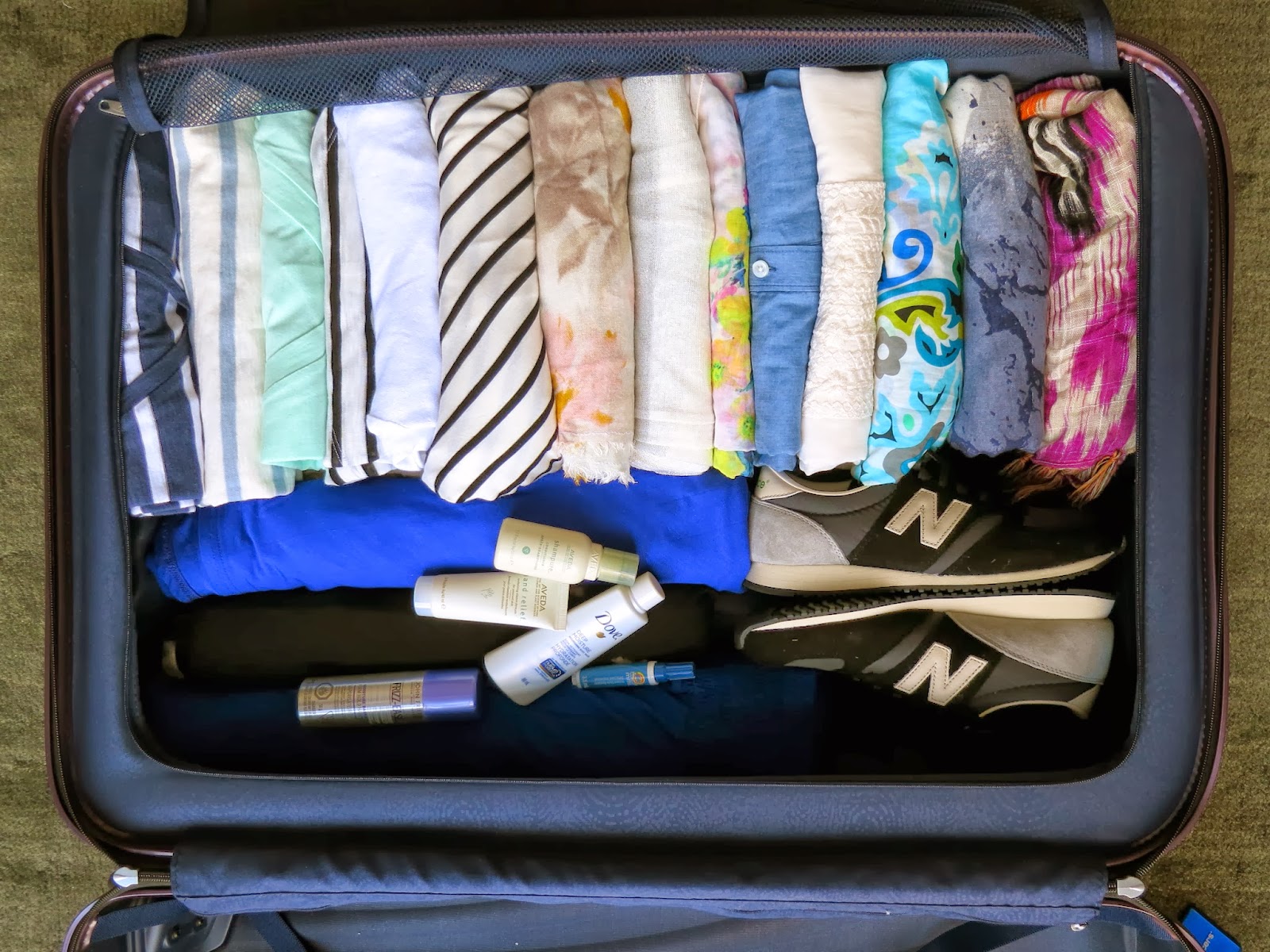 одежда в чемодане