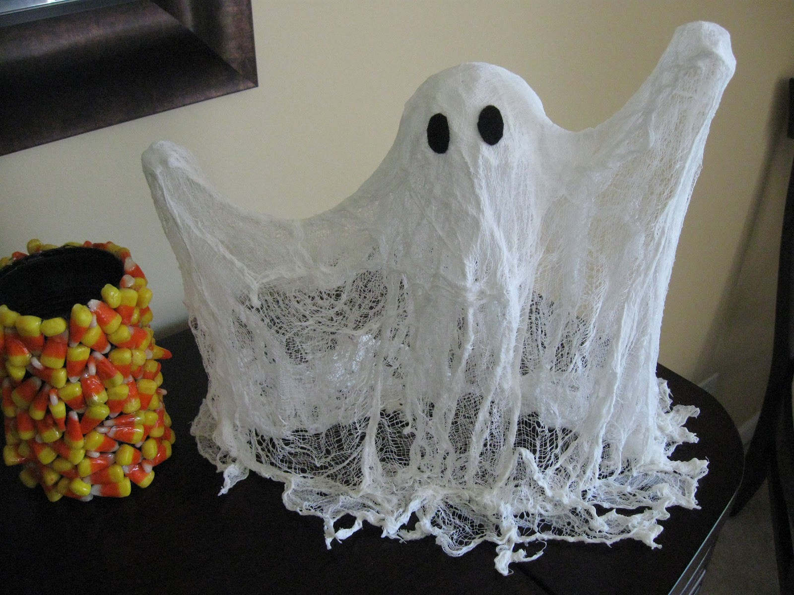 призрак из марли на хэллоуин