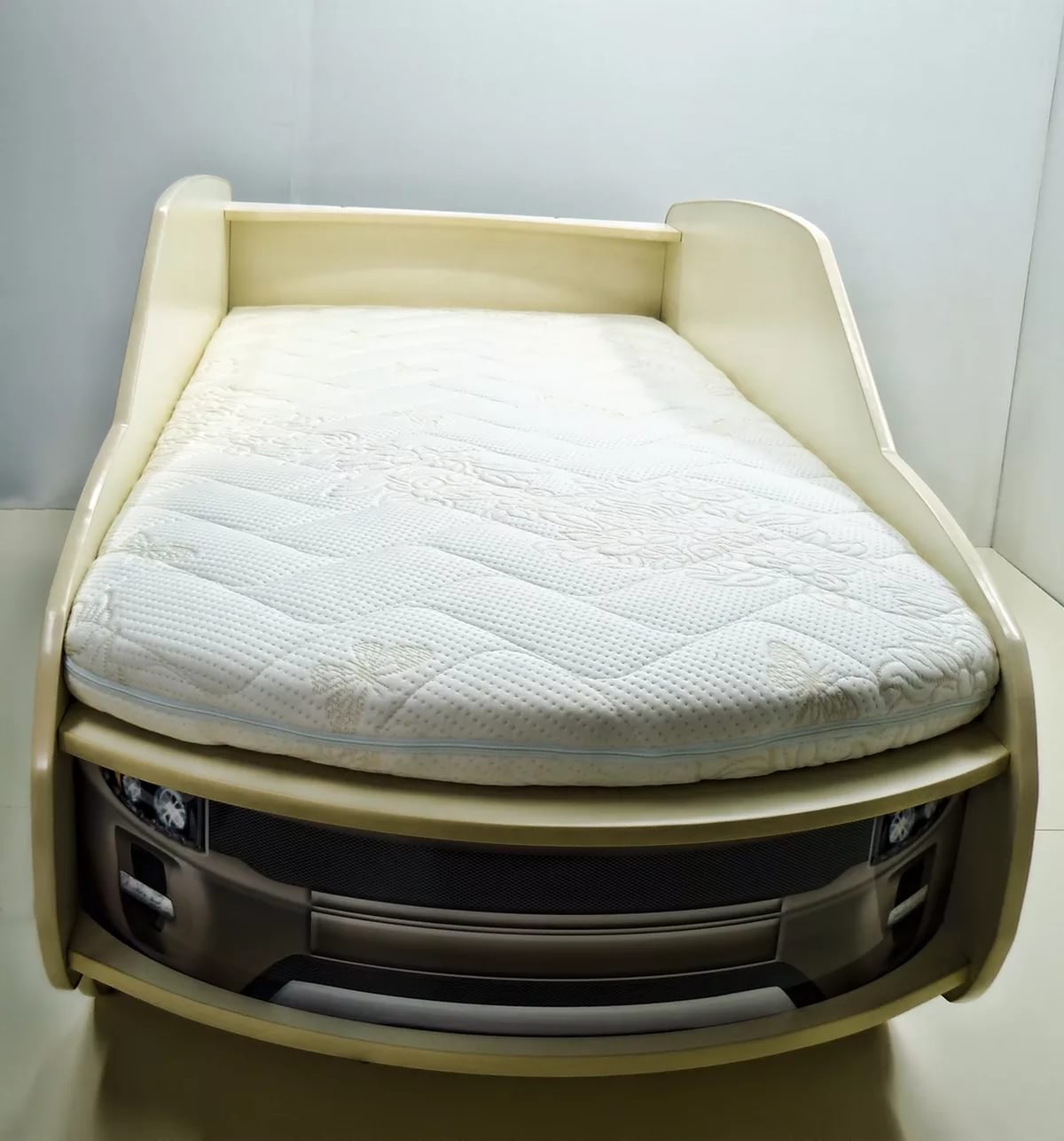 размер матраса для кровати-машинки