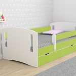 детская кровать с бортиками декор