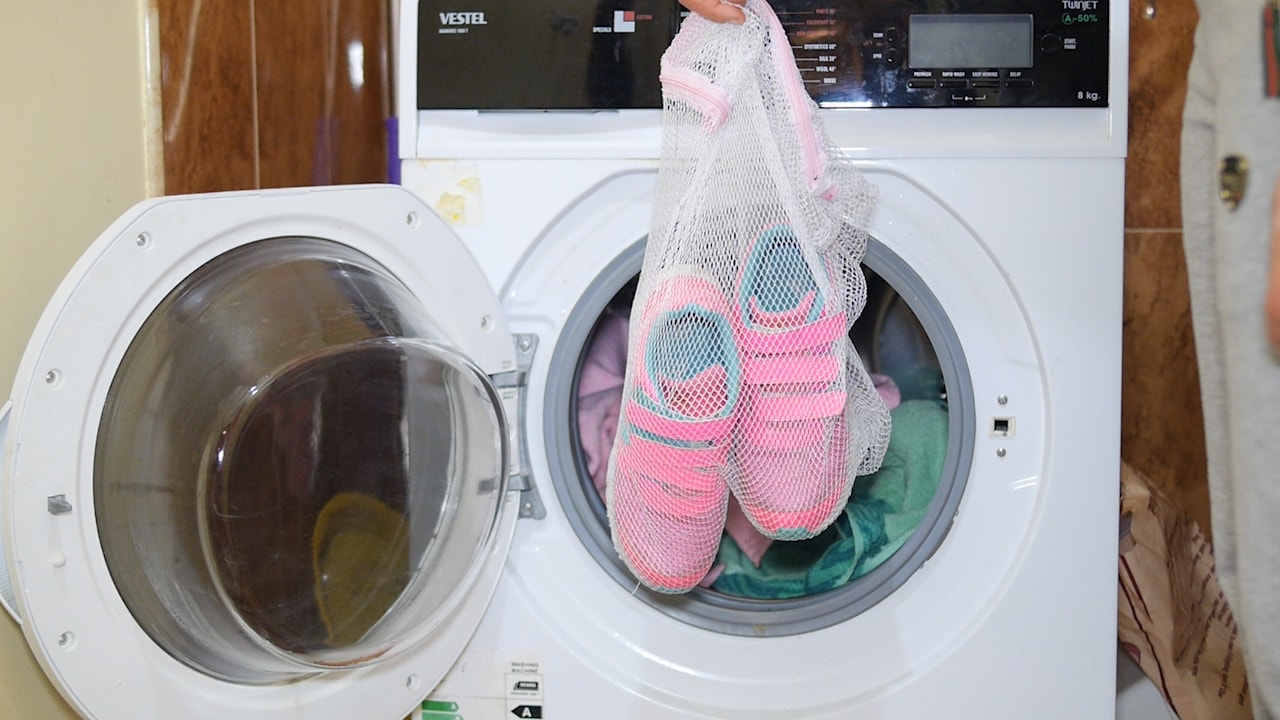 можно ли стирать кроссовки в стиральной машине