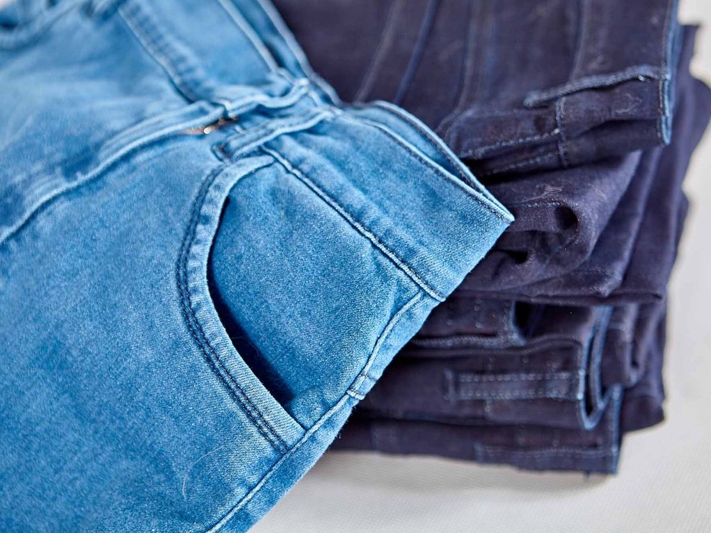 Как полностью отбелить джинсы?