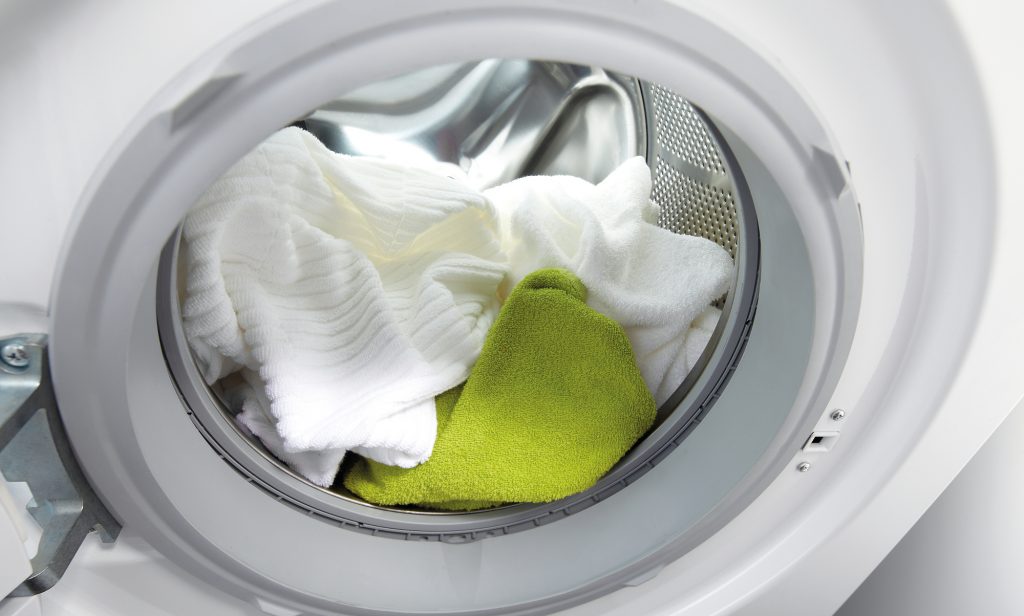стирка одежды в стиральной машине