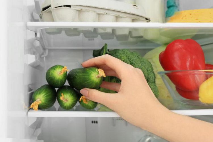 огурцы в холодильнике