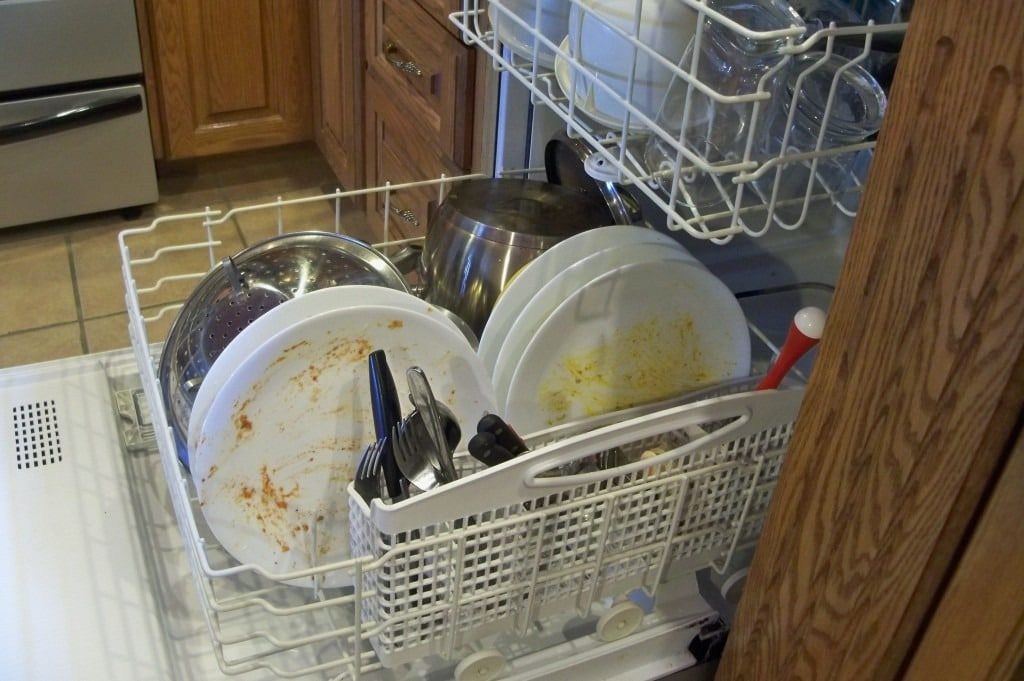 посуда в посудомойке