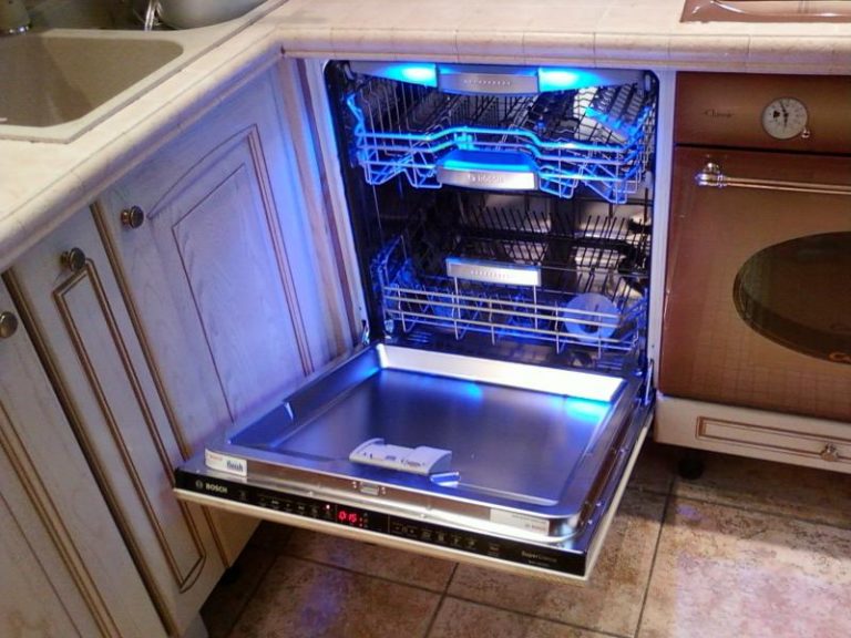 Установка посудомоечной машины в готовую кухню мастер