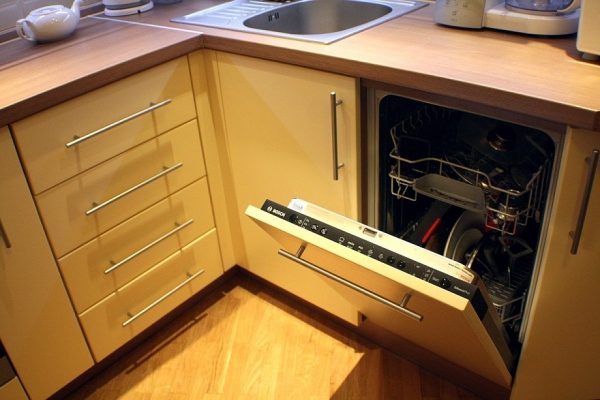 Установка посудомоечной машины в готовую кухню мастер