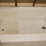 грязная ванна после ремонта