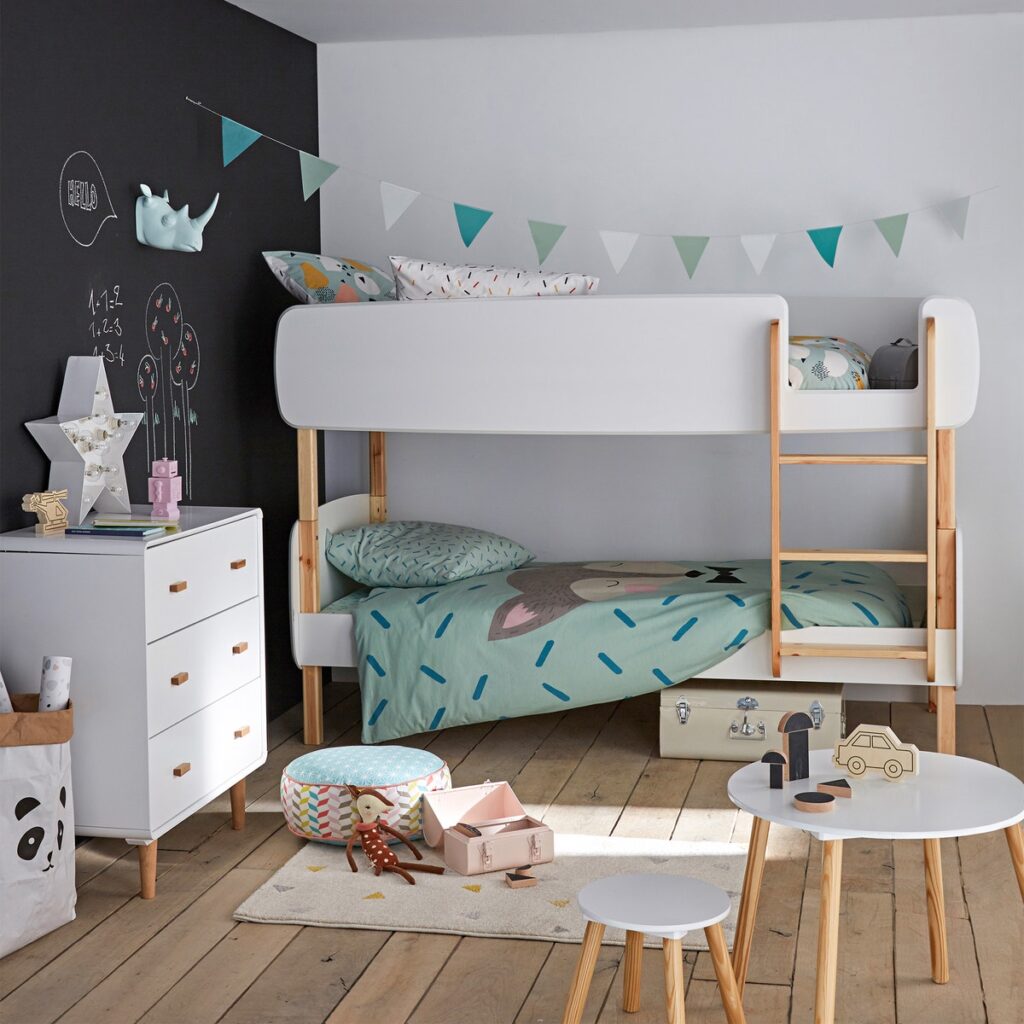 Детская мебель с двухъярусной кроватью с учебным местом