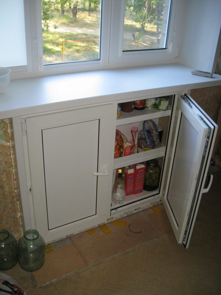 Крепления встроенного холодильника к шкафу