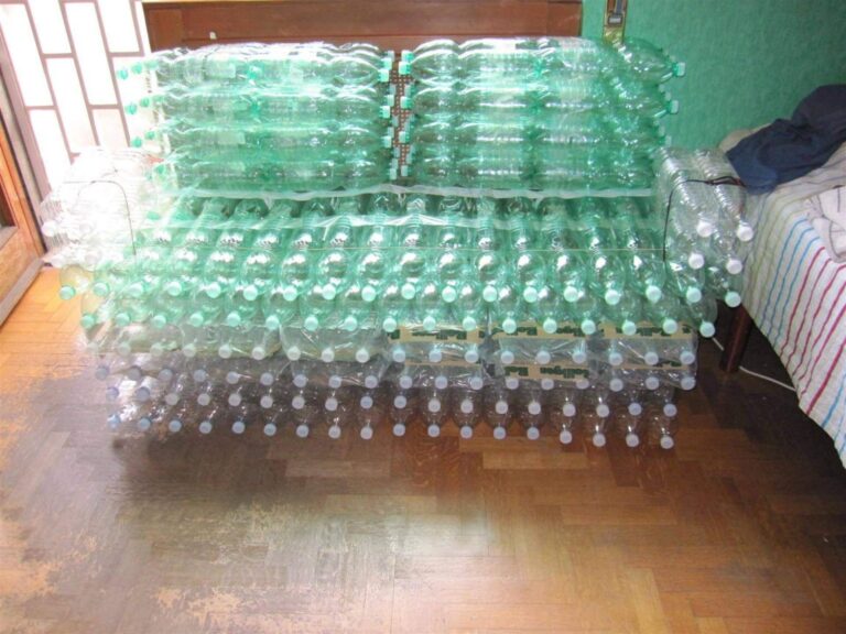 Мебель из пластиковых бутылок для дачи