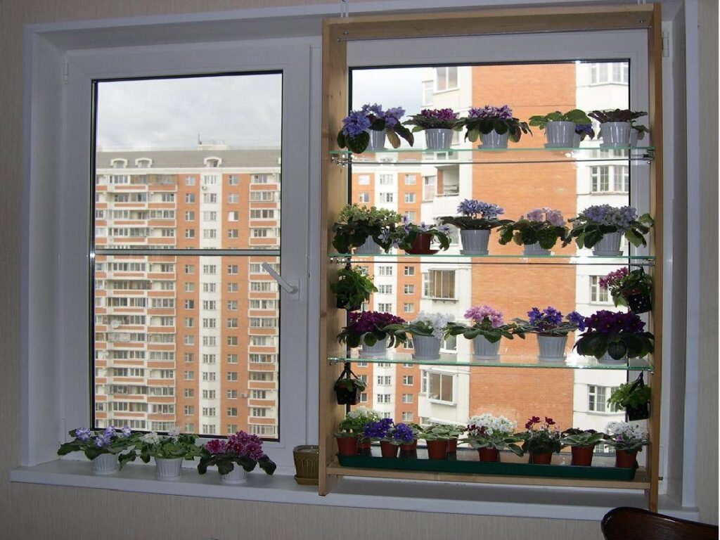 Полки для цветов у окна