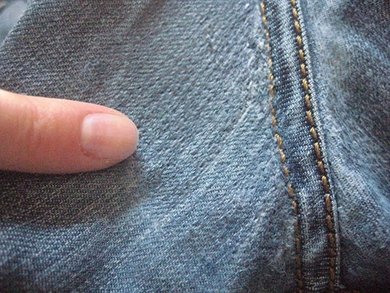 незаметный ремонт джинсов
