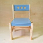 регулируемый детский стул голубой с дырками