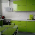 зеленая кухня салатовая