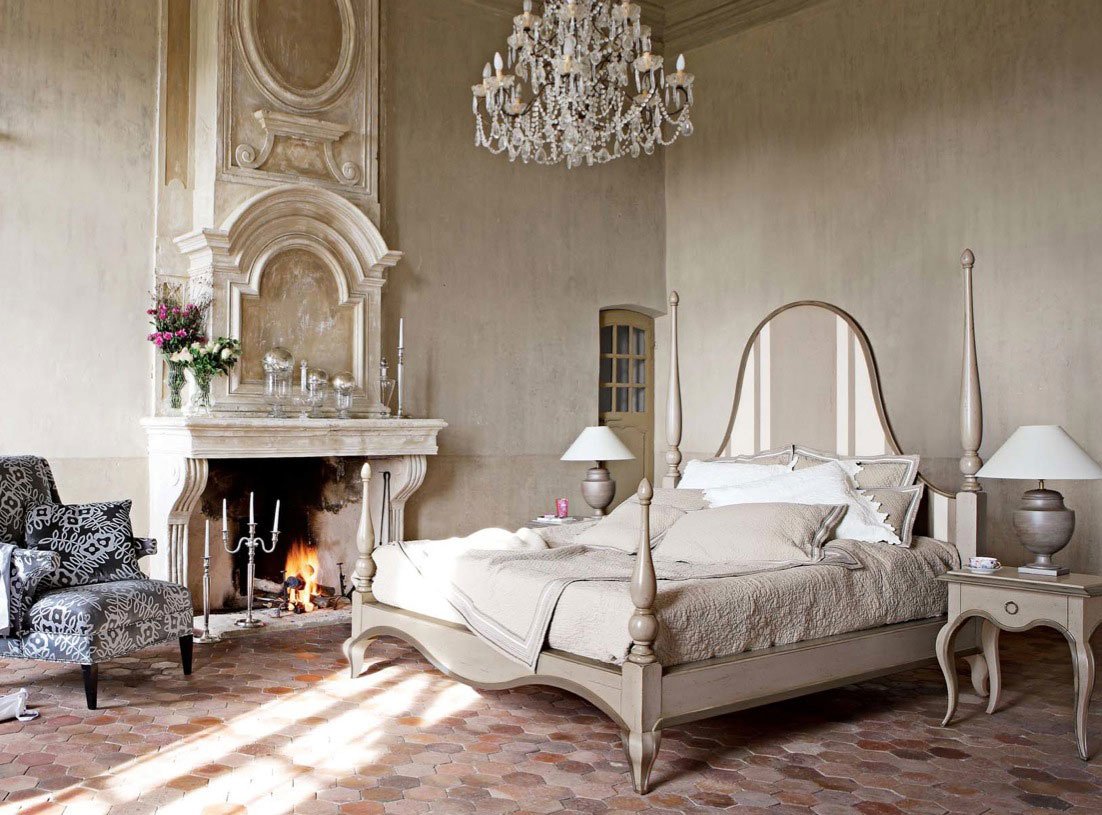 белая античная спальня