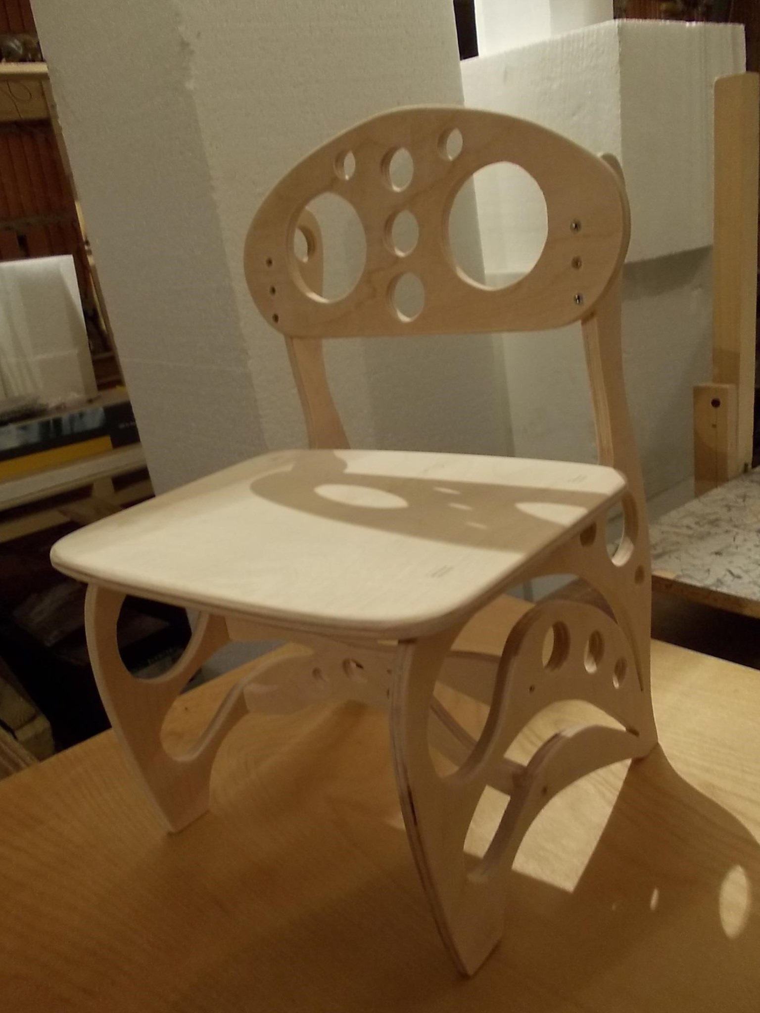 Стол и стулья из фанеры