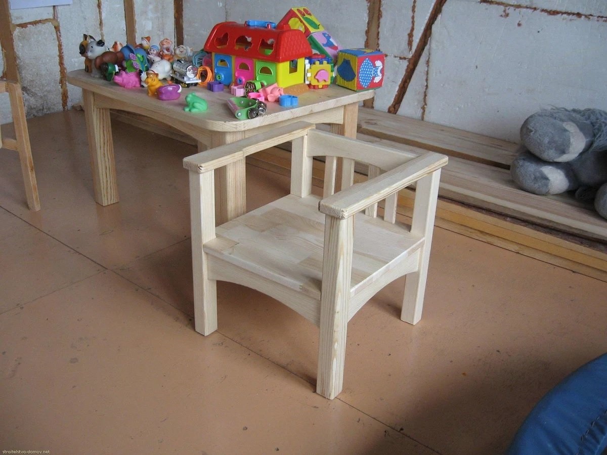 стульчик и стол для ребенка своими руками