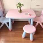 детский стул розовый