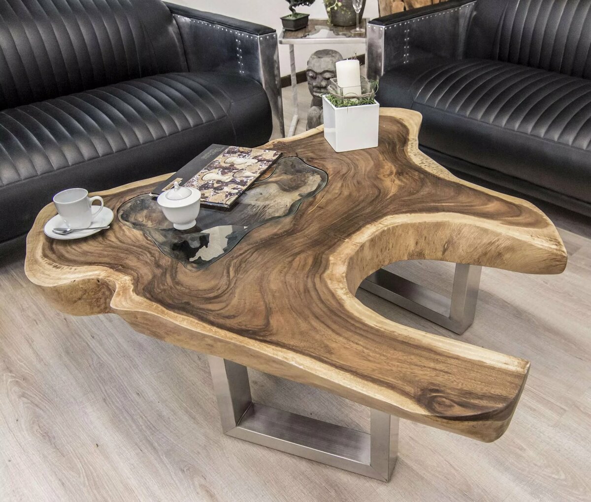 необычный деревянный стол