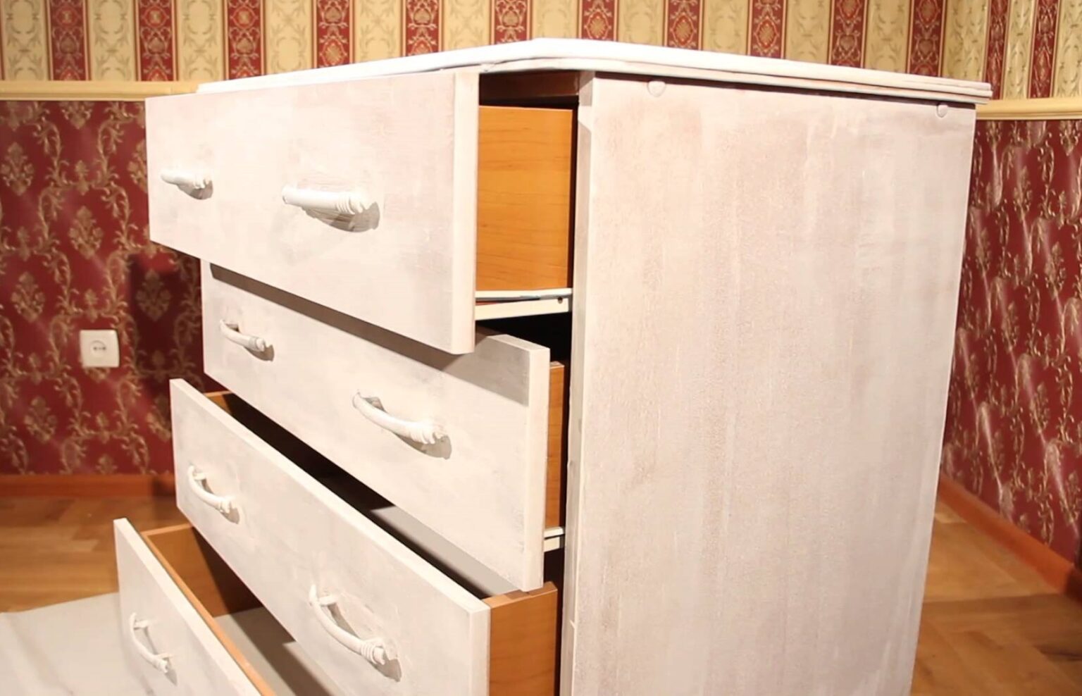 Покрасить мебель из мдф в домашних условиях белый цвет
