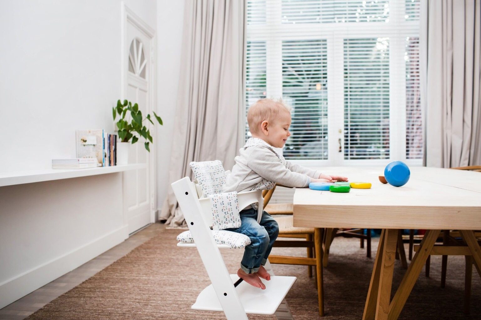 Закрепить стул у ребенка