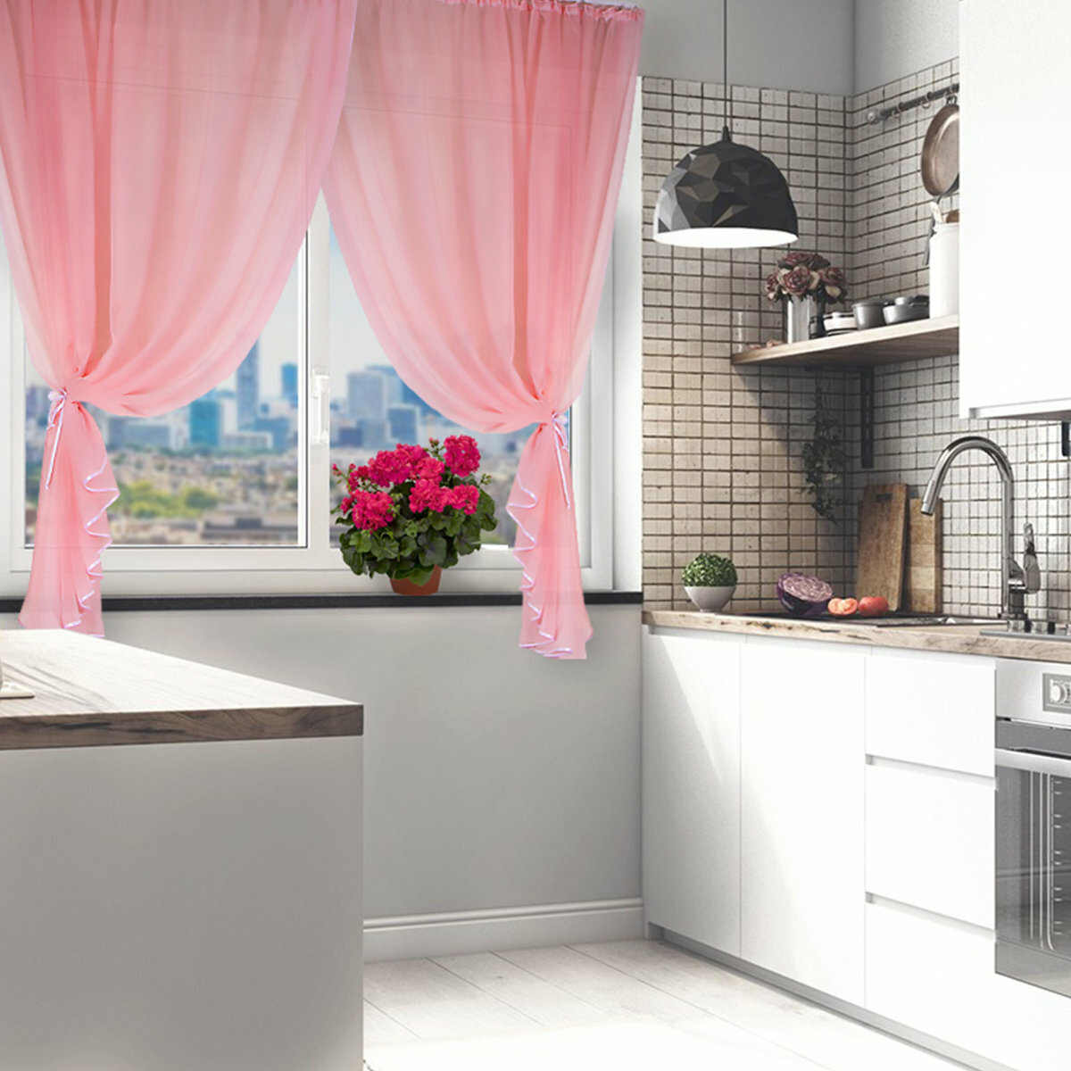 розовые шторы на кухне