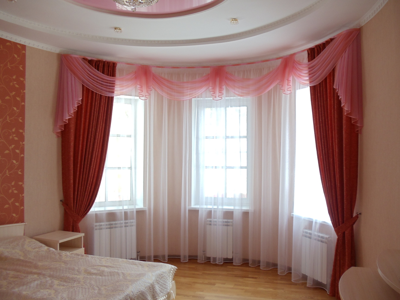 многослойные шторы в спальне