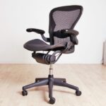 современное офисное кресло виды