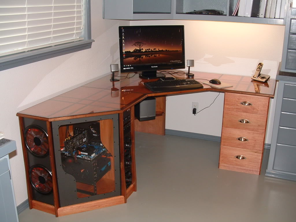 Самодельный компьютерный. Стол компьютерный для системного блока снизу. Компьютерный стол Континент пк11. Необычный компьютерный стол. Необычный письменный стол.